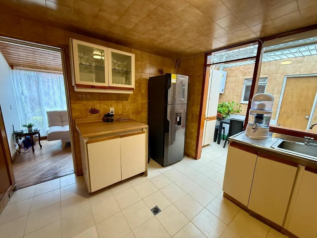 Villa Jacuzzi Portobello Retreat, Trendy Artist House Bogota