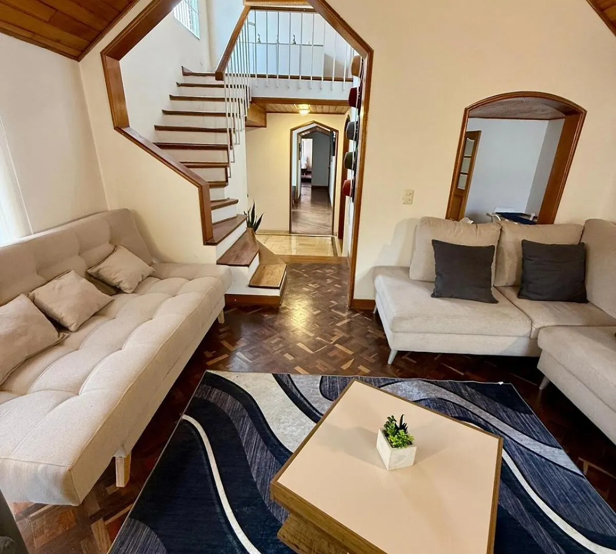 Jacuzzi Portobello Retreat, Trendy Artist House Bogota