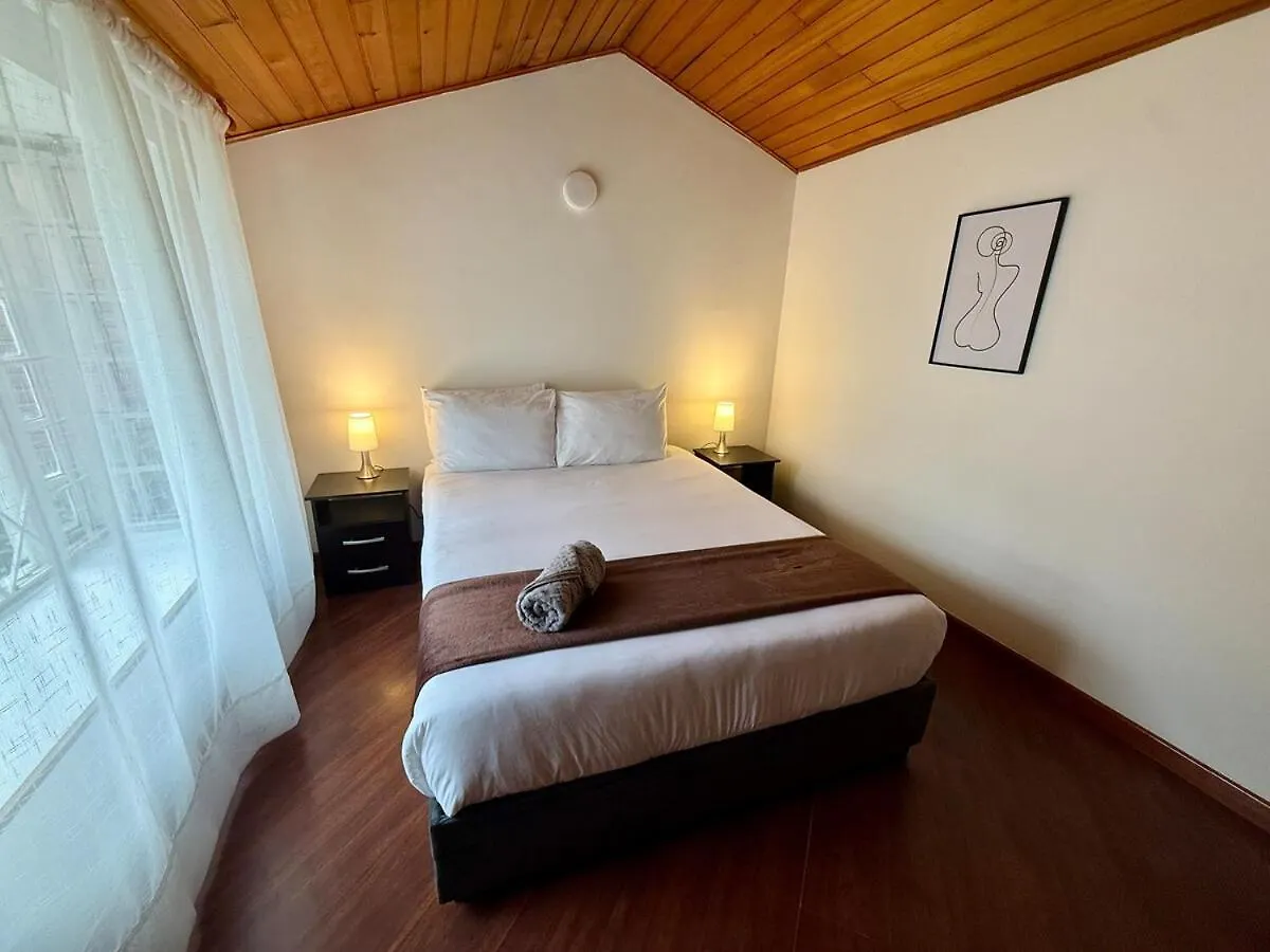 Jacuzzi Portobello Retreat, Trendy Artist House Bogota Villa