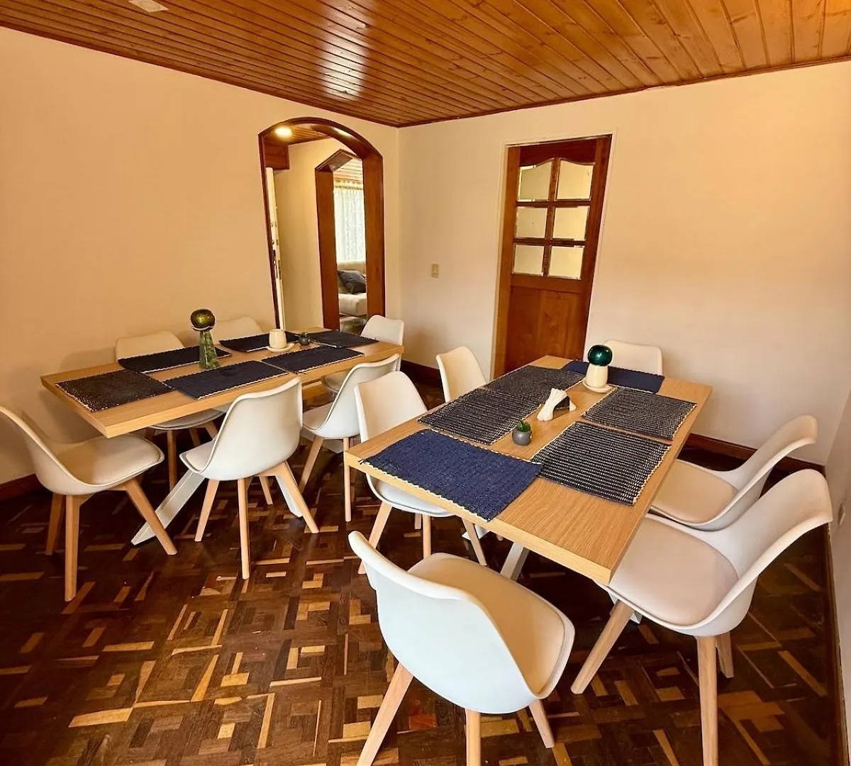 Villa Jacuzzi Portobello Retreat, Trendy Artist House Bogota Colombia